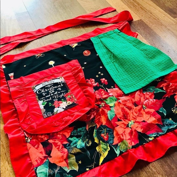 Other - Xmas apron with removable hand towel
